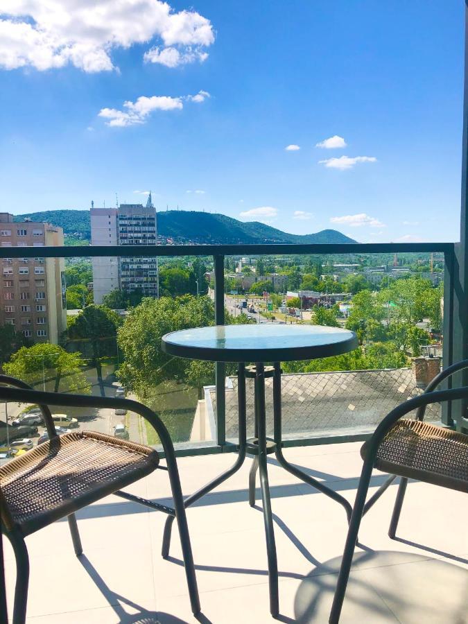 Sweet Home Apartman , 30Sqm Studio, Free Private Parking, Mountain View, Balcony, 20 Min From Downtown Budapest Ngoại thất bức ảnh