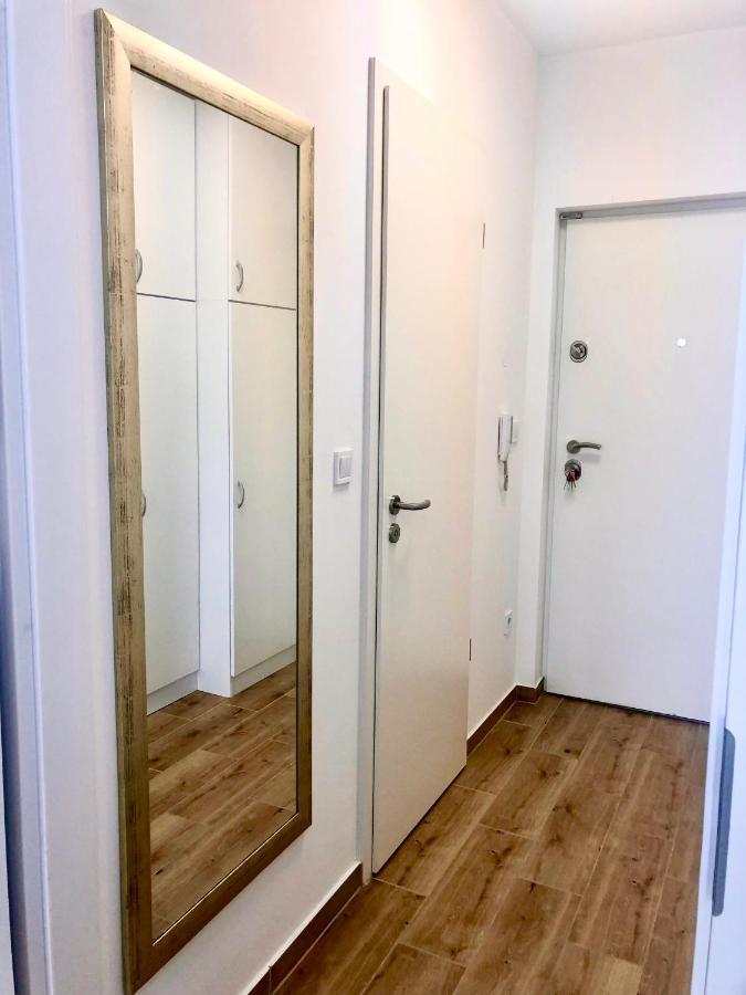 Sweet Home Apartman , 30Sqm Studio, Free Private Parking, Mountain View, Balcony, 20 Min From Downtown Budapest Ngoại thất bức ảnh