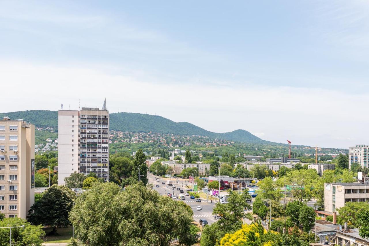 Sweet Home Apartman , 30Sqm Studio, Free Private Parking, Mountain View, Balcony, 20 Min From Downtown Budapest Ngoại thất bức ảnh
