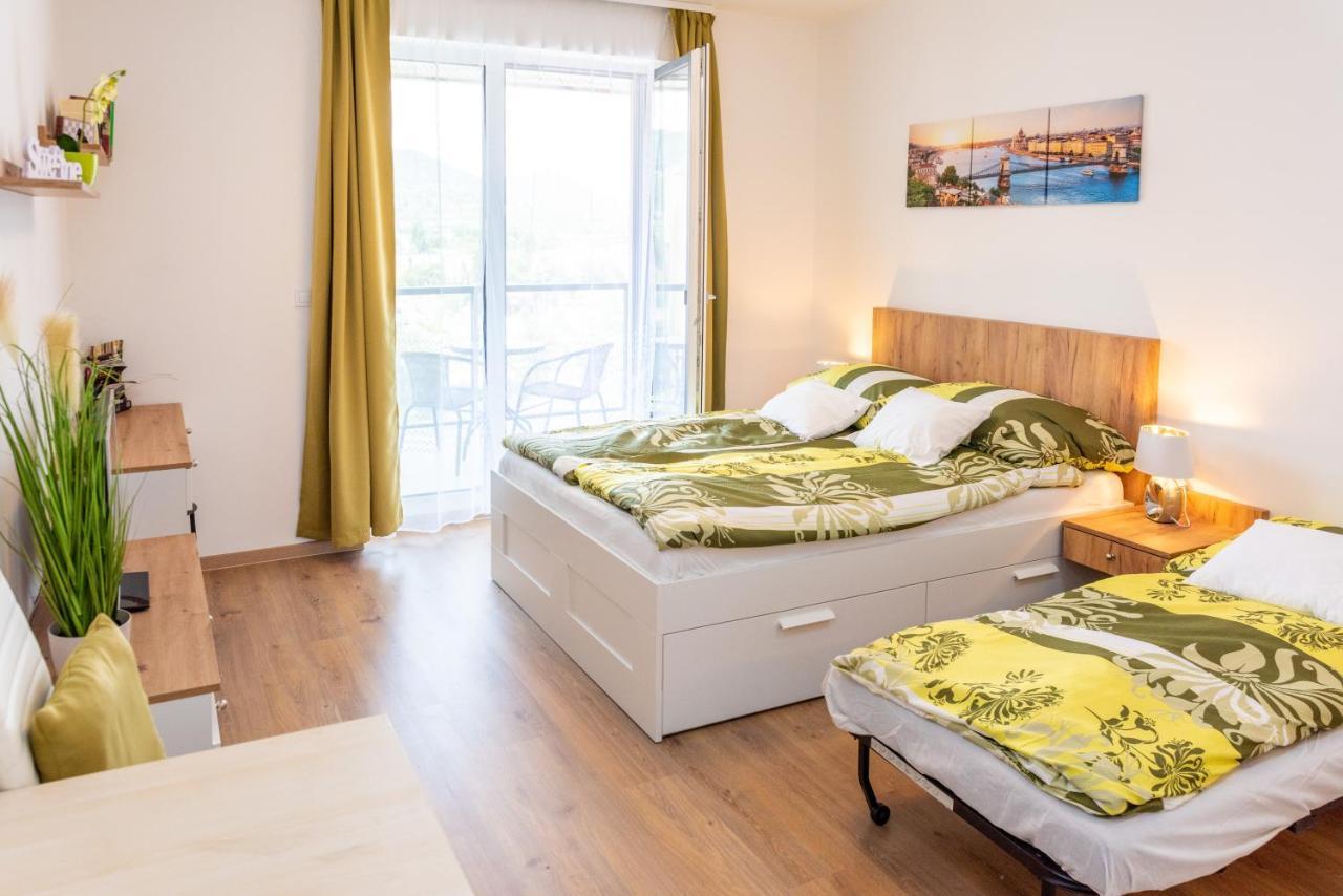Sweet Home Apartman , 30Sqm Studio, Free Private Parking, Mountain View, Balcony, 20 Min From Downtown Budapest Ngoại thất bức ảnh