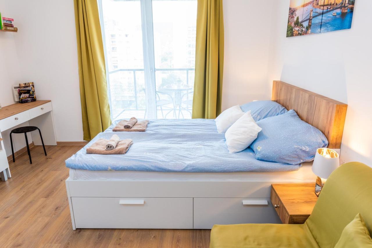 Sweet Home Apartman , 30Sqm Studio, Free Private Parking, Mountain View, Balcony, 20 Min From Downtown Budapest Ngoại thất bức ảnh