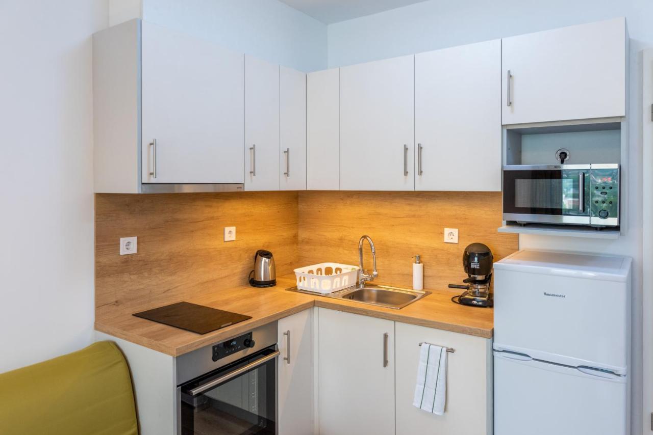 Sweet Home Apartman , 30Sqm Studio, Free Private Parking, Mountain View, Balcony, 20 Min From Downtown Budapest Ngoại thất bức ảnh