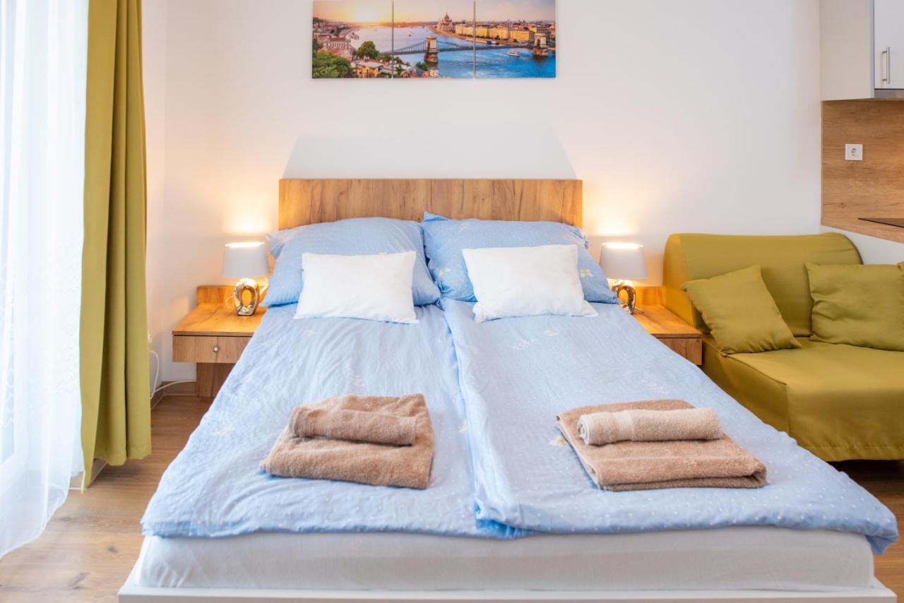 Sweet Home Apartman , 30Sqm Studio, Free Private Parking, Mountain View, Balcony, 20 Min From Downtown Budapest Ngoại thất bức ảnh